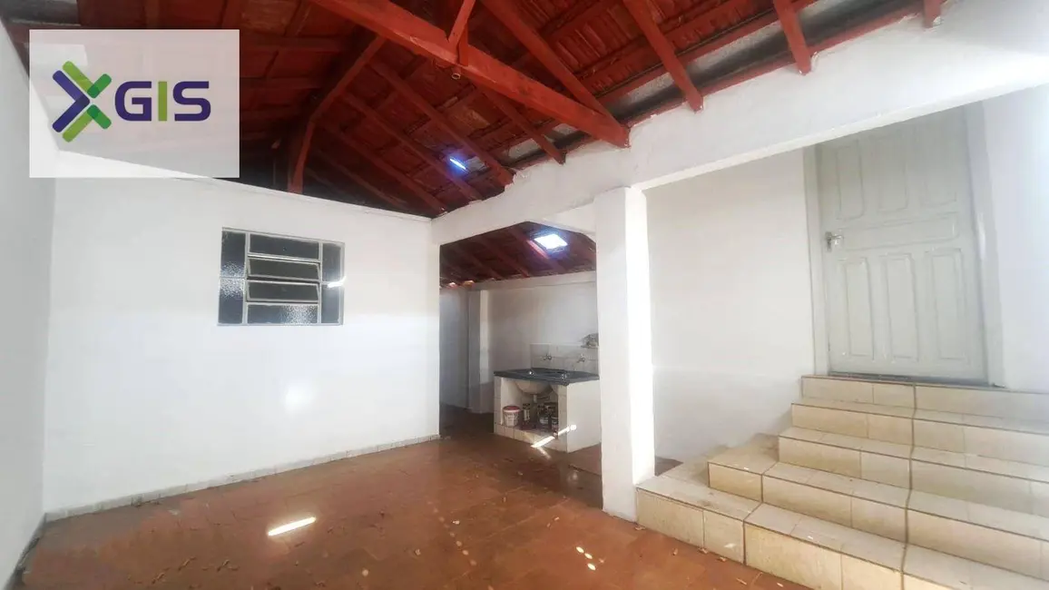Foto 1 de Casa com 3 quartos para alugar, 306m2 em Taquaritinga - SP