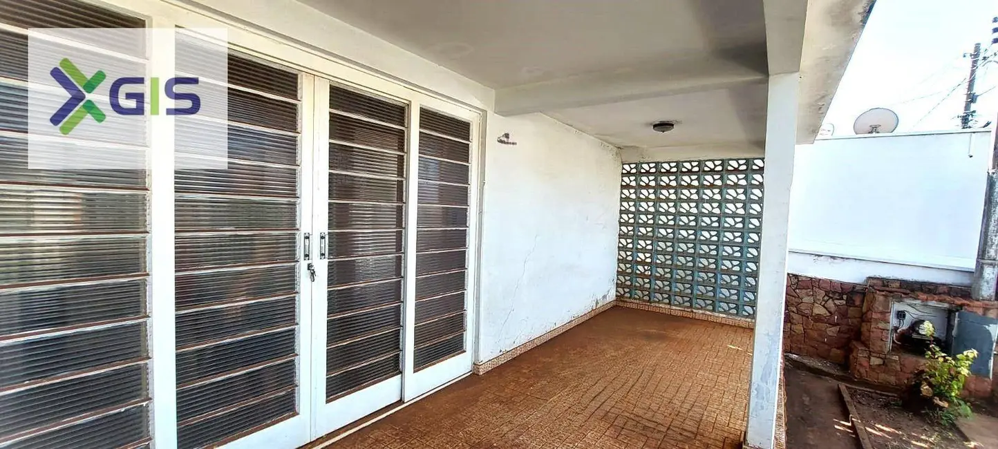 Foto 2 de Casa com 3 quartos à venda, 271m2 em Centro, Taquaritinga - SP