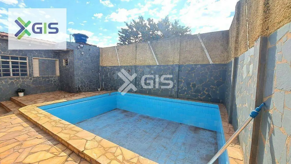 Foto 9 de Casa com 4 quartos à venda, 300m2 em Taquaritinga - SP