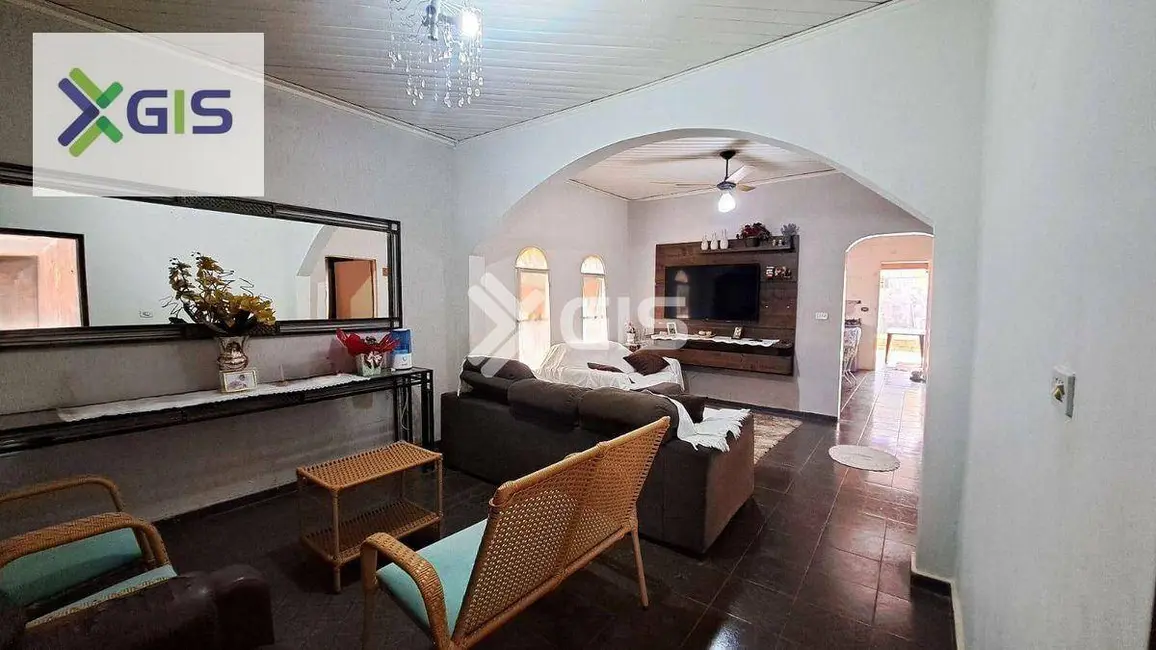 Foto 4 de Casa com 4 quartos à venda, 300m2 em Taquaritinga - SP