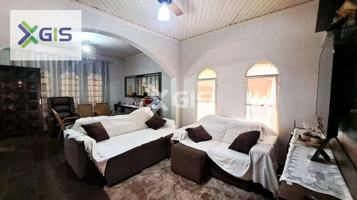 Foto 3 de Casa com 4 quartos à venda, 300m2 em Taquaritinga - SP