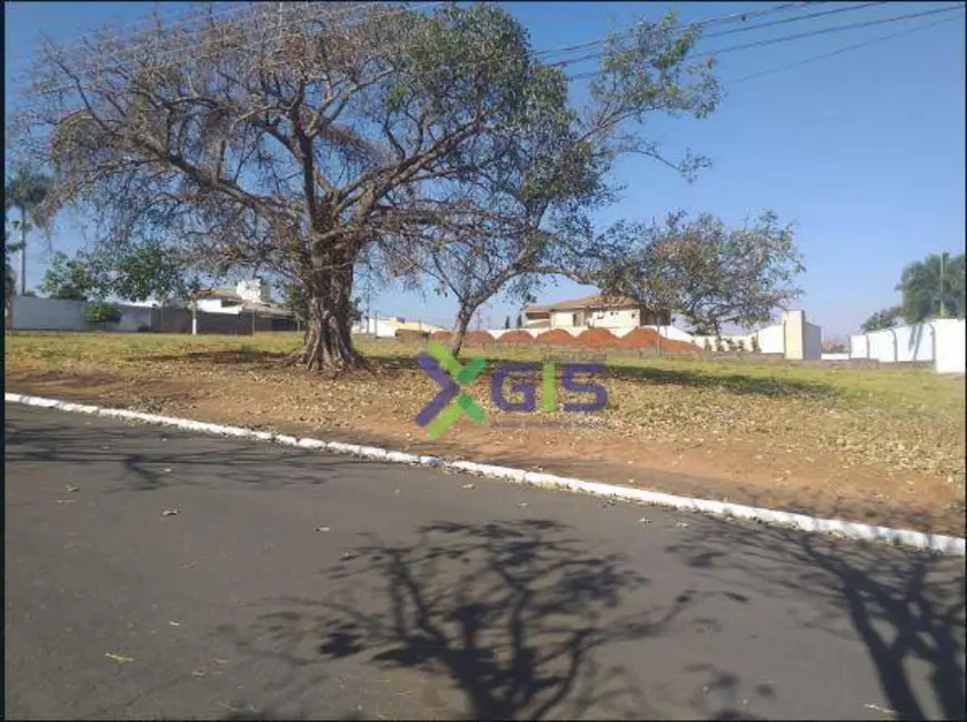 Foto 1 de Terreno / Lote à venda, 1077m2 em Fernandopolis - SP