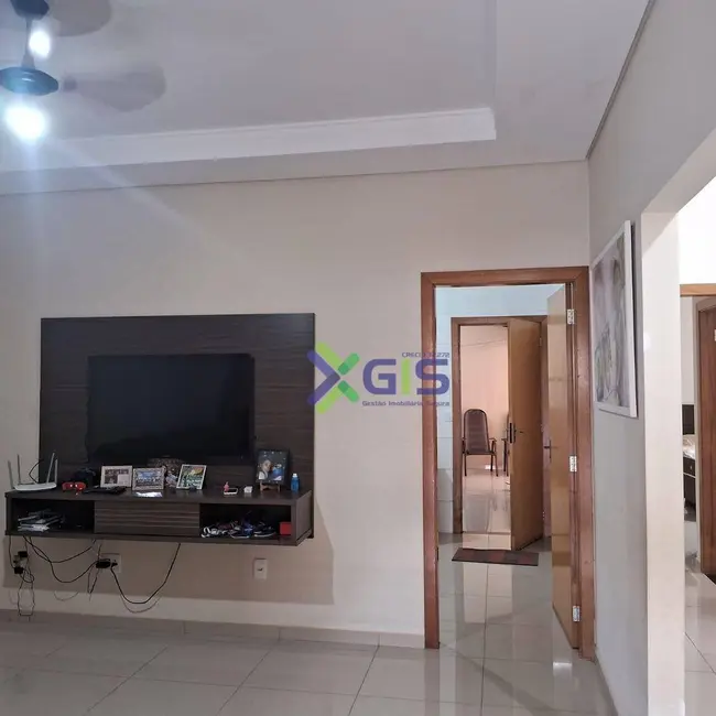 Foto 3 de Casa com 3 quartos à venda, 200m2 em Mirassol - SP