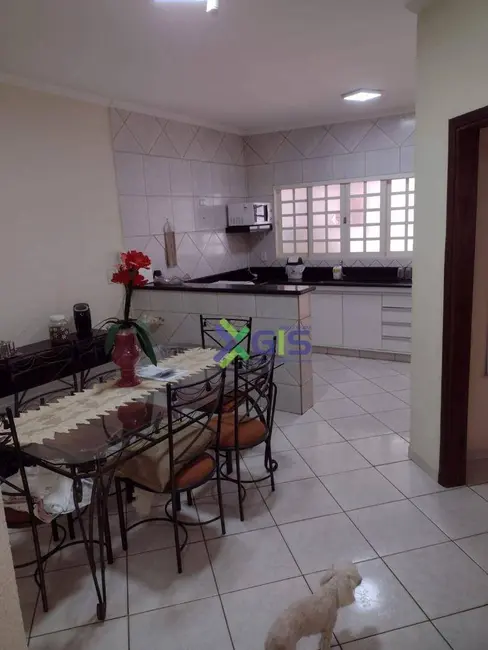 Foto 5 de Casa com 2 quartos à venda, 200m2 em Mirassol - SP