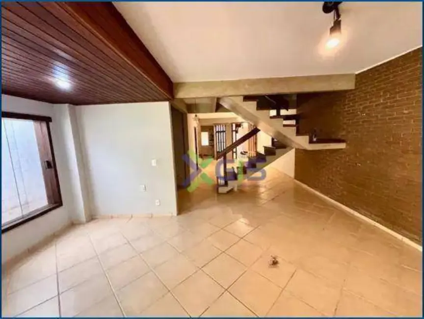 Sobrado com 3 quartos à venda e para alugar, 200m2 em Vila Nossa Senhora da Paz, Sao Jose Do Rio Preto - SP - imagem 3 Foto 3 de Sobrado com 3 quartos à venda e para alugar, 200m2 em Vila Nossa Senhora da Paz, Sao Jose Do Rio Preto - SP