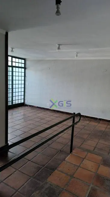 Casa com 2 quartos para alugar, 300m2 em Santos Dumont, Sao Jose Do Rio Preto - SP - imagem 3 Foto 3 de Casa com 2 quartos para alugar, 300m2 em Santos Dumont, Sao Jose Do Rio Preto - SP