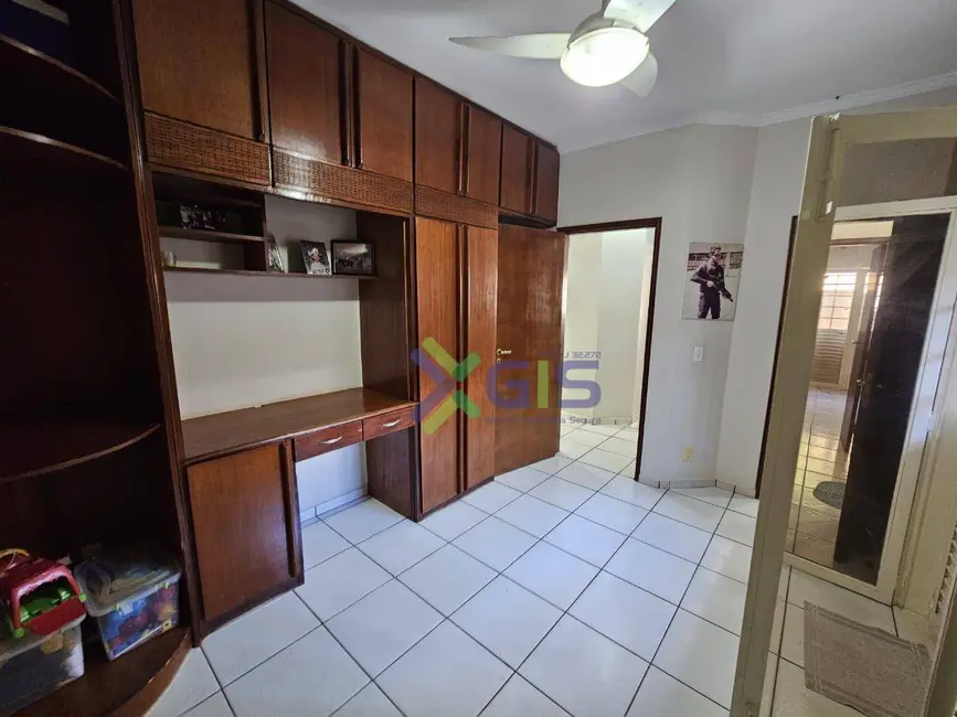 Casa com 4 quartos à venda, 268m2 em Parque Industrial, Sao Jose Do Rio Preto - SP - imagem 3 Foto 3 de Casa com 4 quartos à venda, 268m2 em Parque Industrial, Sao Jose Do Rio Preto - SP