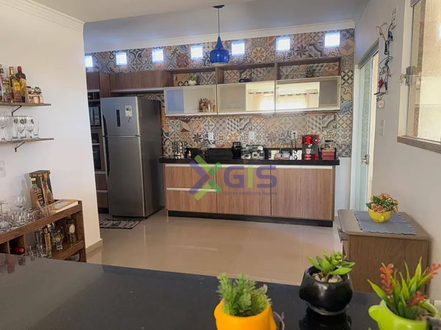 Foto 1 de Casa de Condomínio com 4 quartos à venda, 200m2 em Bady Bassitt - SP