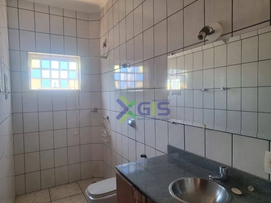 Casa com 4 quartos para alugar, 200m2 em Jardim Moysés Miguel Haddad, Sao Jose Do Rio Preto - SP - imagem 8 Foto 8 de Casa com 4 quartos para alugar, 200m2 em Jardim Moysés Miguel Haddad, Sao Jose Do Rio Preto - SP