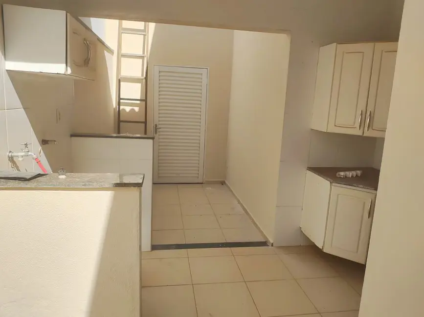 Foto 2 de Casa de Condomínio com 3 quartos para alugar, 200m2 em Mirassol - SP