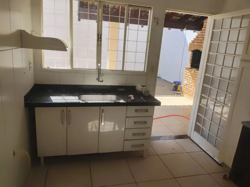 Foto 3 de Casa de Condomínio com 3 quartos para alugar, 200m2 em Mirassol - SP