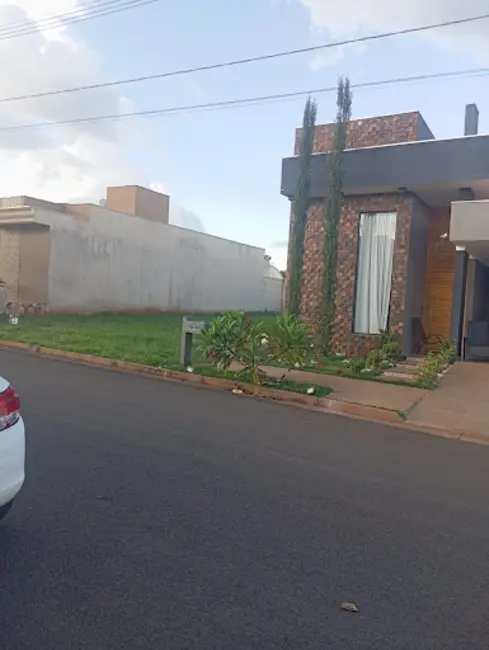 Foto 1 de Terreno / Lote à venda, 225m2 em Ipigua - SP