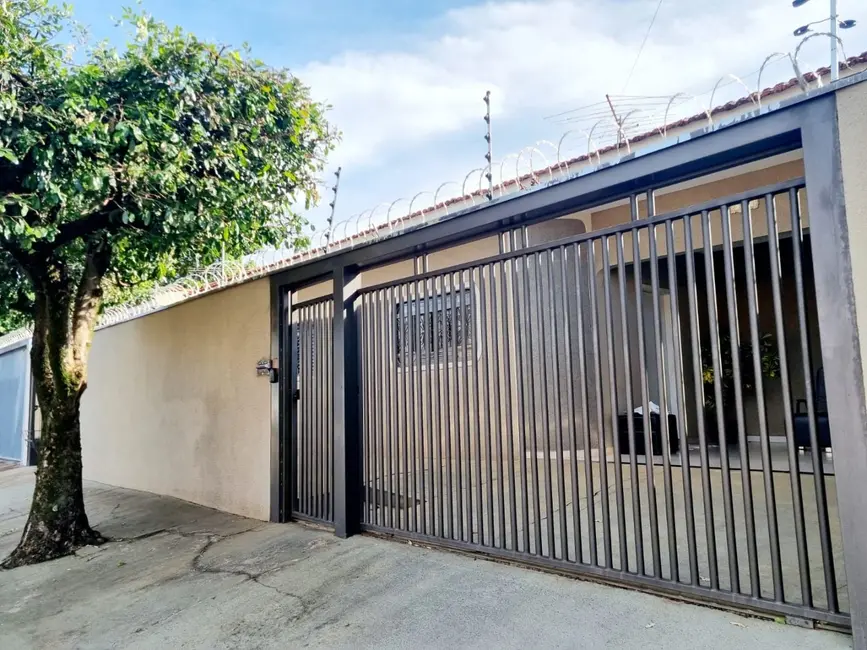 Casa com 3 quartos à venda, 225m2 em Jardim Nazareth, Sao Jose Do Rio Preto - SP - imagem 1 Foto 1 de Casa com 3 quartos à venda, 225m2 em Jardim Nazareth, Sao Jose Do Rio Preto - SP