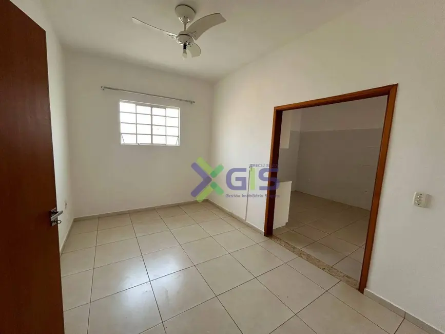 Casa com 3 quartos para alugar, 120m2 em Bom Jardim, Sao Jose Do Rio Preto - SP - imagem 4 Foto 4 de Casa com 3 quartos para alugar, 120m2 em Bom Jardim, Sao Jose Do Rio Preto - SP