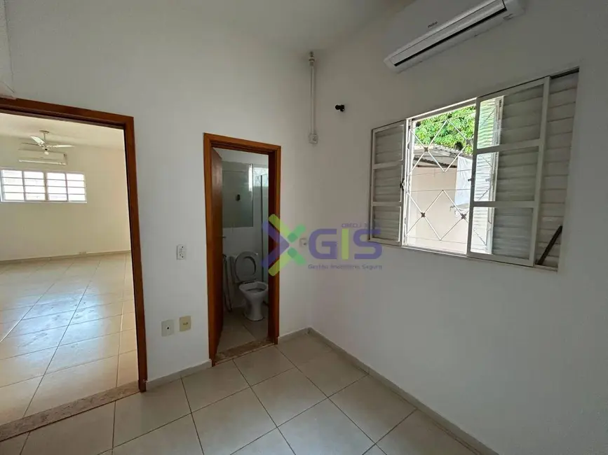 Casa com 3 quartos para alugar, 120m2 em Bom Jardim, Sao Jose Do Rio Preto - SP - imagem 8 Foto 8 de Casa com 3 quartos para alugar, 120m2 em Bom Jardim, Sao Jose Do Rio Preto - SP