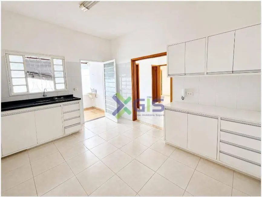 Casa com 3 quartos para alugar, 120m2 em Bom Jardim, Sao Jose Do Rio Preto - SP - imagem 1 Foto 1 de Casa com 3 quartos para alugar, 120m2 em Bom Jardim, Sao Jose Do Rio Preto - SP
