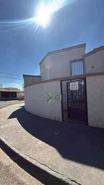 Foto 2 de Casa com 2 quartos à venda, 210m2 em Mirassol - SP
