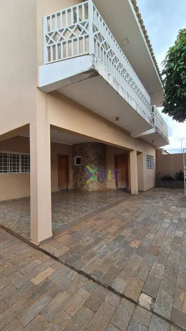 Sobrado com 3 quartos à venda, 360m2 em Parque Residencial Romano Calil, Sao Jose Do Rio Preto - SP - imagem 6 Foto 6 de Sobrado com 3 quartos à venda, 360m2 em Parque Residencial Romano Calil, Sao Jose Do Rio Preto - SP