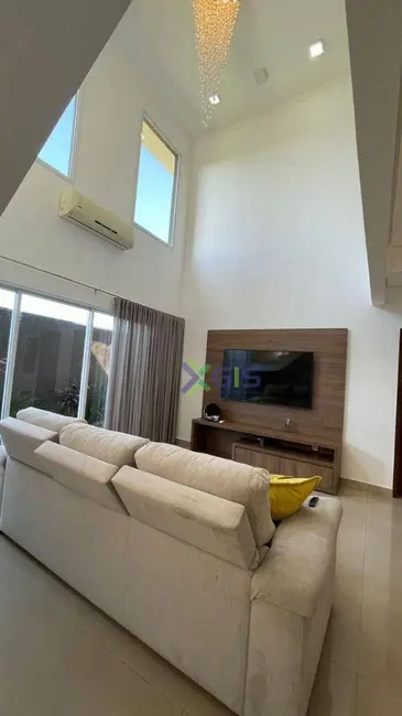 Foto 2 de Sobrado com 4 quartos à venda, 270m2 em Mirassol - SP