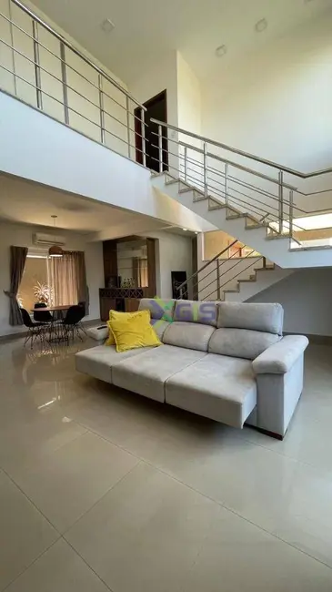 Foto 3 de Sobrado com 4 quartos à venda, 270m2 em Mirassol - SP