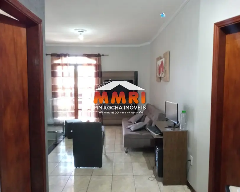 Casa com 2 quartos à venda, 210m2 em Jardim Santa Bárbara, Sorocaba - SP - imagem 4 Foto 4 de Casa com 2 quartos à venda, 210m2 em Jardim Santa Bárbara, Sorocaba - SP