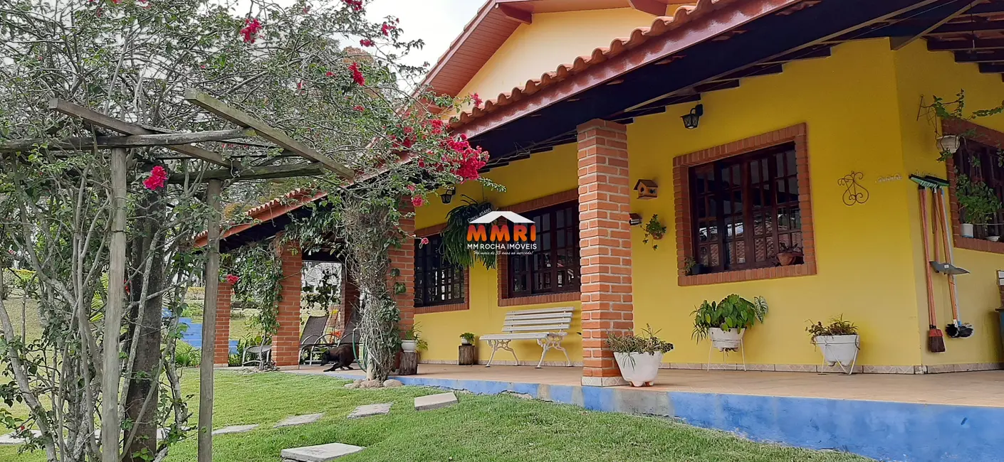 Foto 2 de Sítio / Rancho com 3 quartos à venda, 350m2 em Sarapui - SP