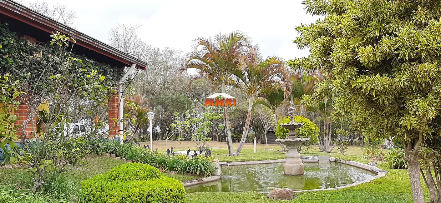 Sítio / Rancho com 3 quartos à venda, 350m2 em Sarapui - SP - imagem 3 Foto 3 de Sítio / Rancho com 3 quartos à venda, 350m2 em Sarapui - SP