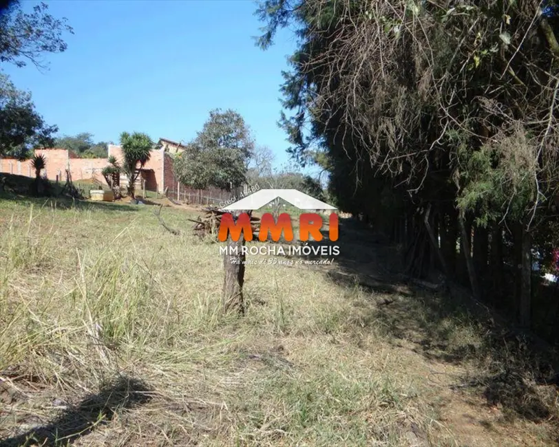 Foto 1 de Terreno / Lote à venda, 615m2 em Aracoiaba Da Serra - SP