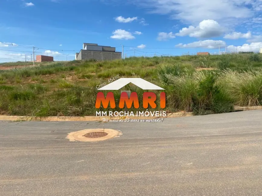 Foto 1 de Terreno / Lote à venda, 345m2 em Aracoiaba Da Serra - SP