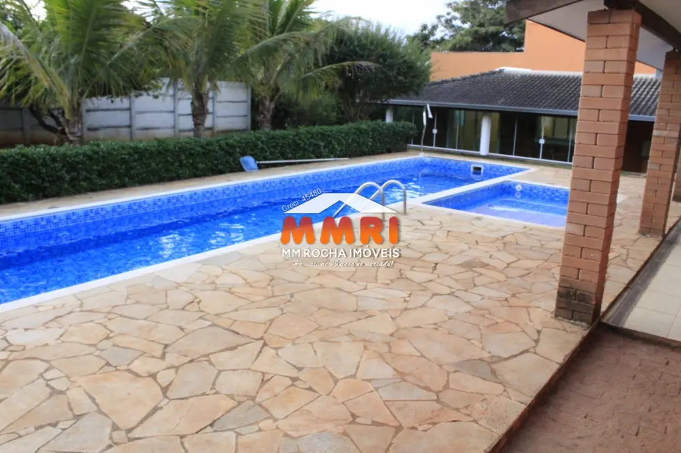 Foto 2 de Chácara com 4 quartos à venda, 350m2 em Aracoiaba Da Serra - SP