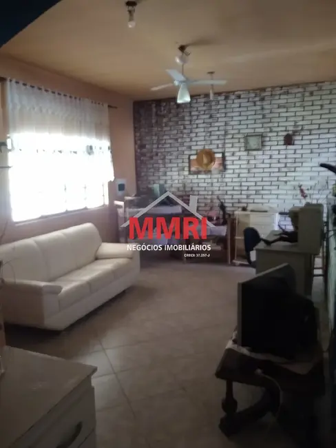 Chácara com 2 quartos à venda, 200m2 em Peruibe - SP - imagem 3 Foto 3 de Chácara com 2 quartos à venda, 200m2 em Peruibe - SP