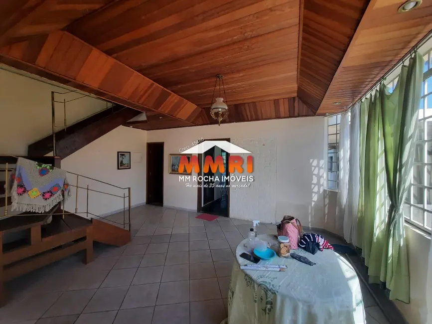 Foto 2 de Casa com 4 quartos à venda, 350m2 em Centro, Aracoiaba Da Serra - SP