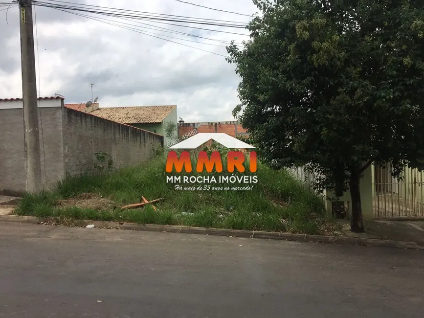 Foto 2 de Terreno / Lote à venda, 200m2 em Aracoiaba Da Serra - SP