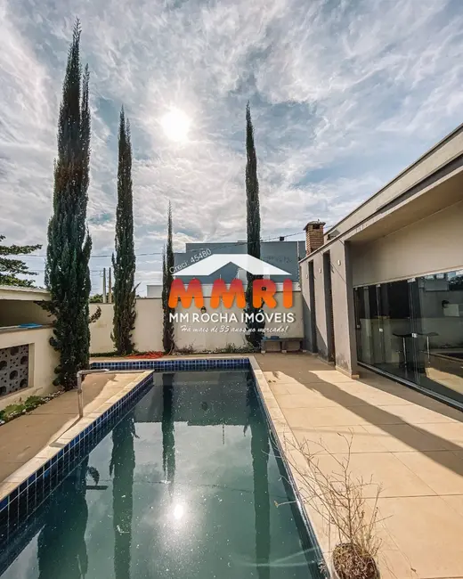 Foto 2 de Casa com 2 quartos à venda, 138m2 em Aracoiaba Da Serra - SP