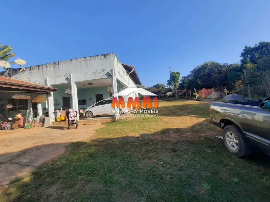 Foto 2 de Chácara com 4 quartos à venda, 1050m2 em Aracoiaba Da Serra - SP