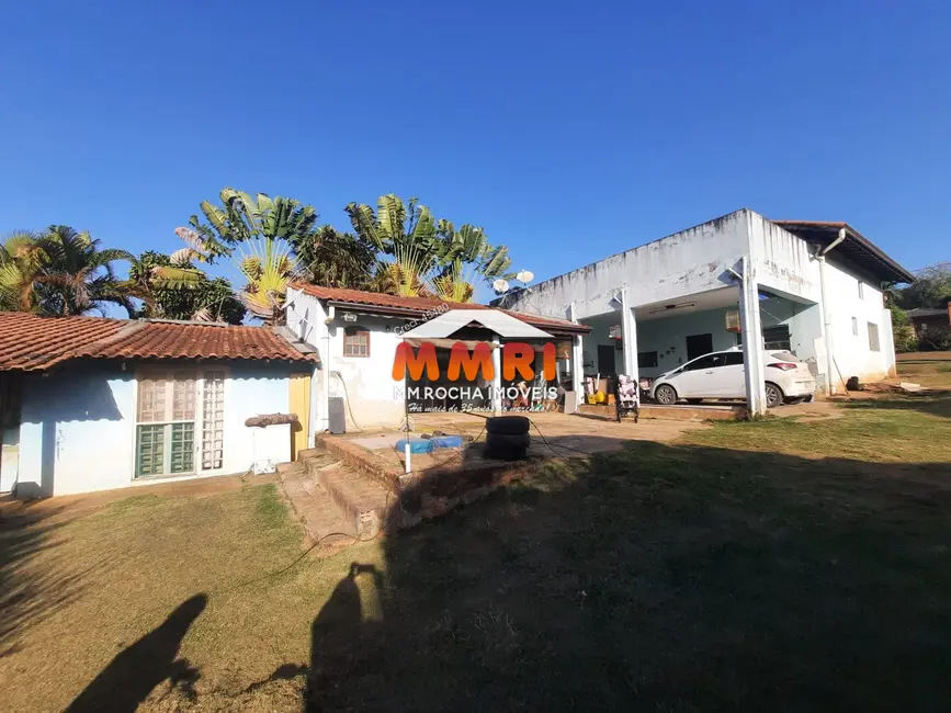 Foto 5 de Chácara com 4 quartos à venda, 1050m2 em Aracoiaba Da Serra - SP