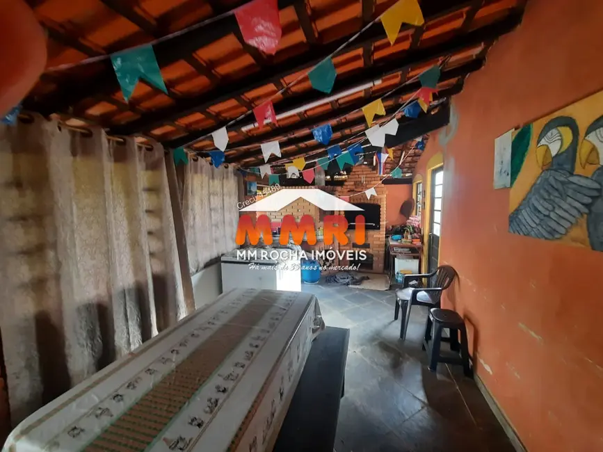 Foto 3 de Chácara com 3 quartos à venda e para alugar, 206m2 em Aracoiaba Da Serra - SP