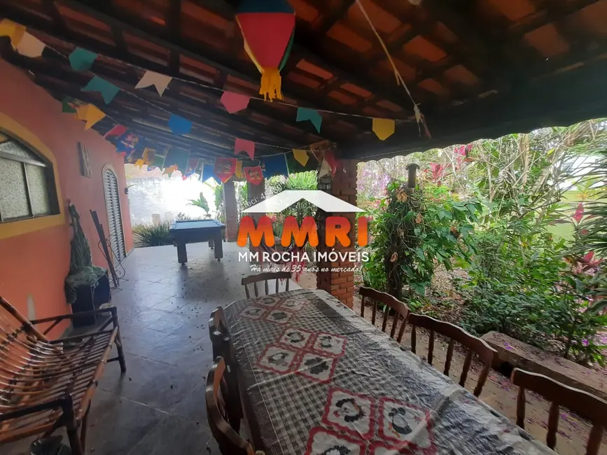 Foto 1 de Chácara com 3 quartos à venda e para alugar, 206m2 em Aracoiaba Da Serra - SP