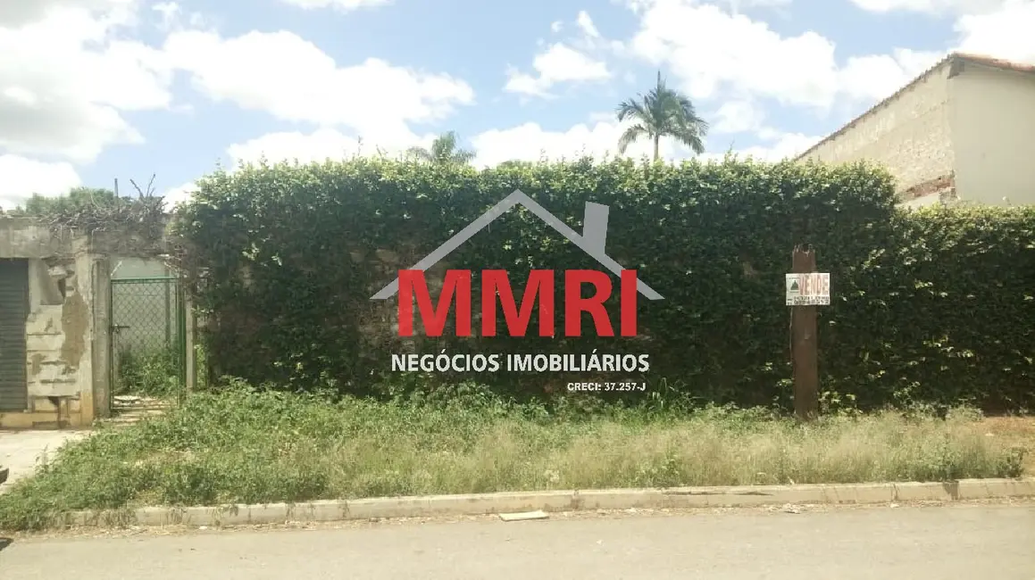 Foto 1 de Terreno / Lote à venda, 326m2 em Aracoiaba Da Serra - SP