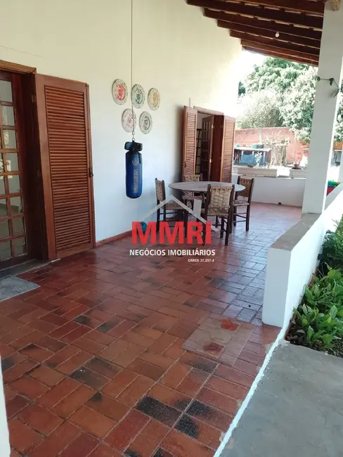 Foto 3 de Chácara com 4 quartos à venda, 300m2 em Aracoiaba Da Serra - SP