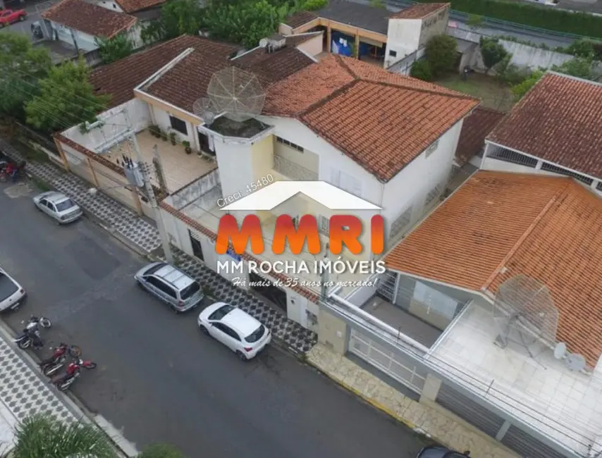 Foto 3 de Casa com 4 quartos à venda, 251m2 em Centro, Registro - SP