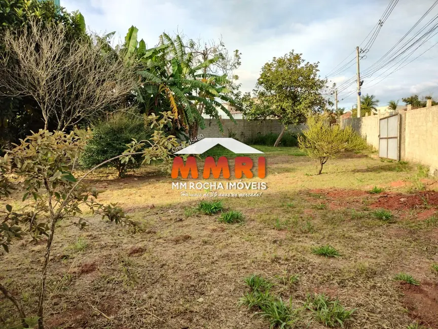 Foto 1 de Terreno / Lote à venda, 700m2 em Aracoiaba Da Serra - SP