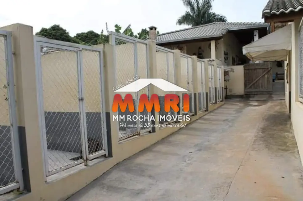 Chácara com 3 quartos à venda, 2000m2 em Aracoiaba Da Serra - SP - imagem 8 Foto 8 de Chácara com 3 quartos à venda, 2000m2 em Aracoiaba Da Serra - SP