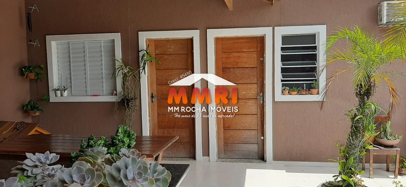 Foto 2 de Casa com 4 quartos à venda, 260m2 em Itanhaem - SP