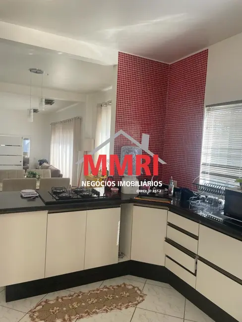 Foto 3 de Casa com 3 quartos à venda, 330m2 em Centro, Aracoiaba Da Serra - SP