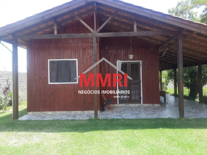 Chácara com 3 quartos à venda, 400m2 em Sarapui - SP - imagem 1 Foto 1 de Chácara com 3 quartos à venda, 400m2 em Sarapui - SP