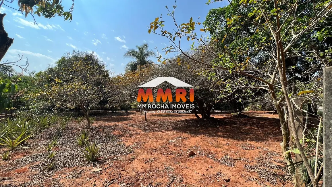 Foto 1 de Terreno / Lote à venda, 813m2 em Aracoiaba Da Serra - SP
