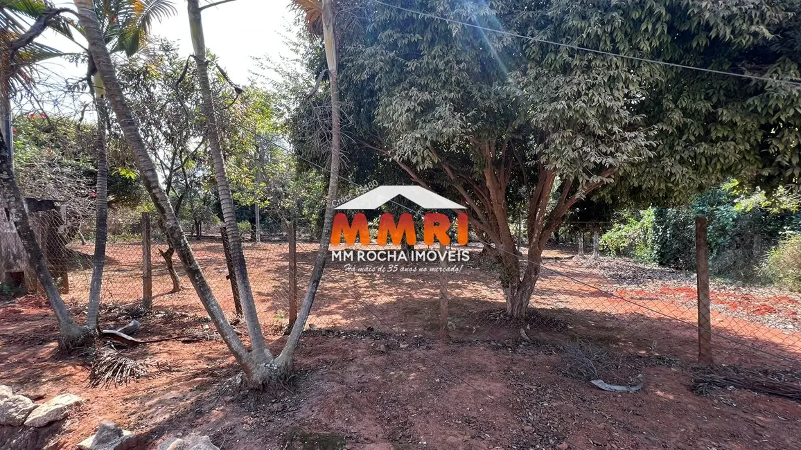 Foto 2 de Terreno / Lote à venda, 813m2 em Aracoiaba Da Serra - SP
