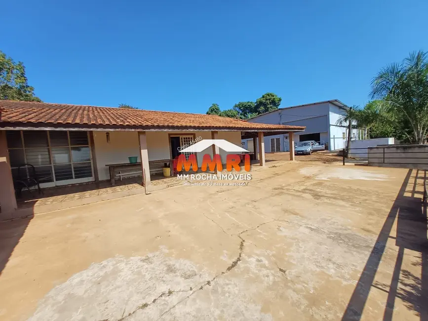 Foto 2 de Chácara com 2 quartos à venda, 1000m2 em Centro, Aracoiaba Da Serra - SP