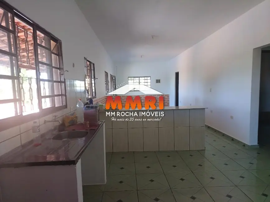 Chácara com 3 quartos à venda, 255m2 em Aracoiaba Da Serra - SP - imagem 8 Foto 8 de Chácara com 3 quartos à venda, 255m2 em Aracoiaba Da Serra - SP